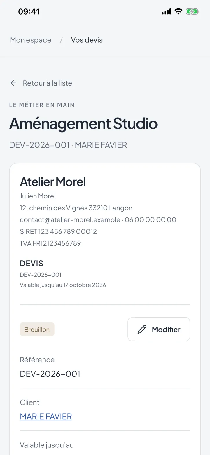 Un devis dans ArtiMano sur iPhone : entreprise, client, référence et statut.